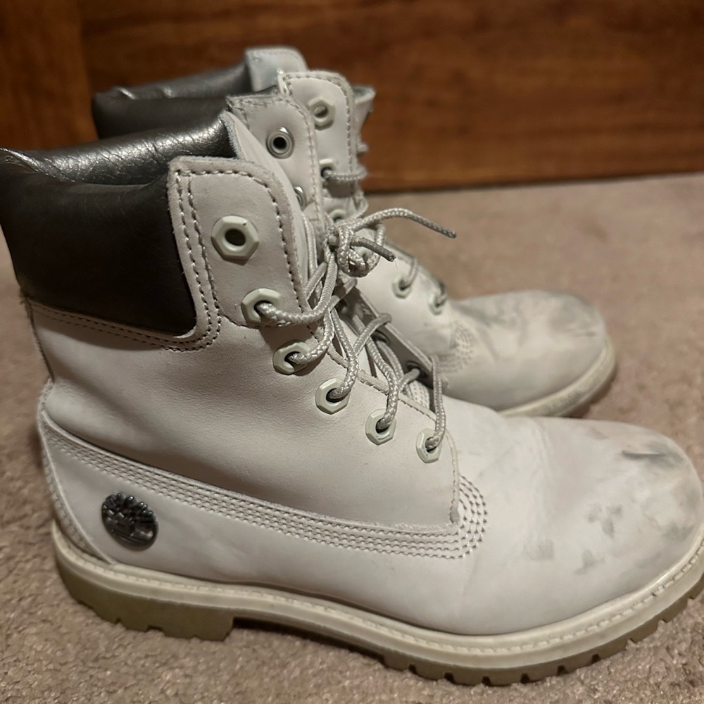 TIMBERLAND Premium Waterproof Boots (SIZE 7)